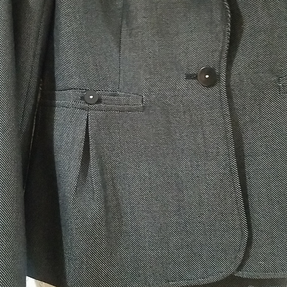 Nine West suit - Picture 2 of 8